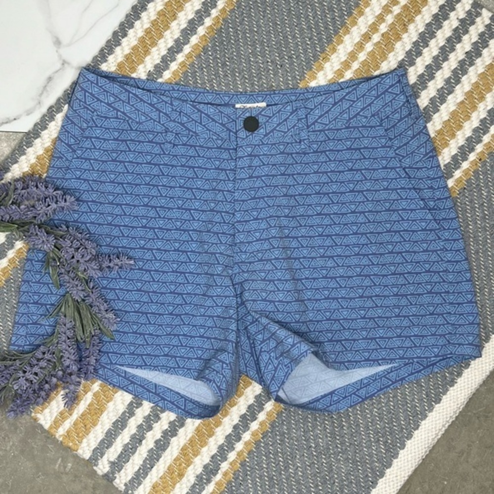 Faherty triangle detail pattern zipper pocket shorts A4-5